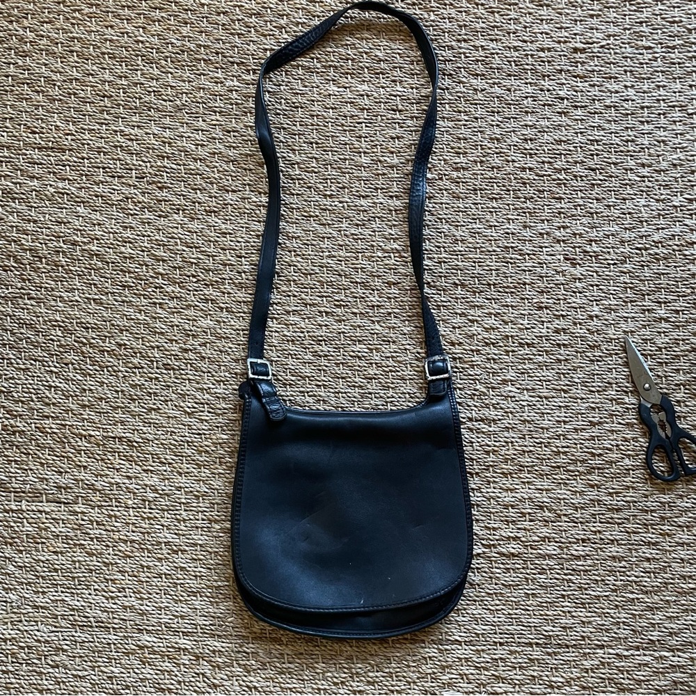 Vintage 90s Coach flap bag